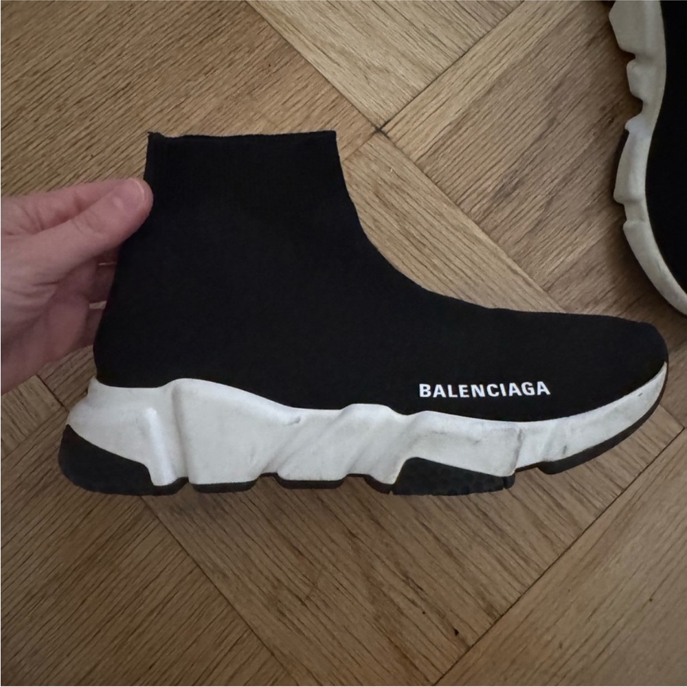 Balenciaga Speed Sneakers - Picture 2 of 5
